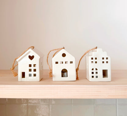 Casa LED p/pendurar branca