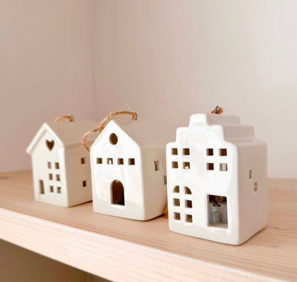 Casa LED p/pendurar branca