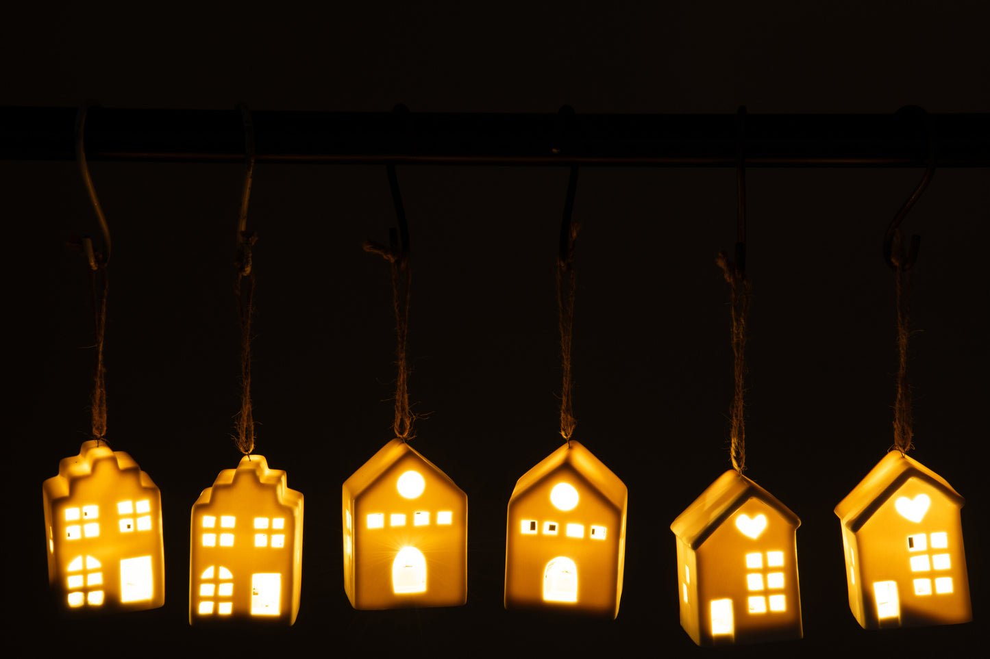 Casa LED p/pendurar branca